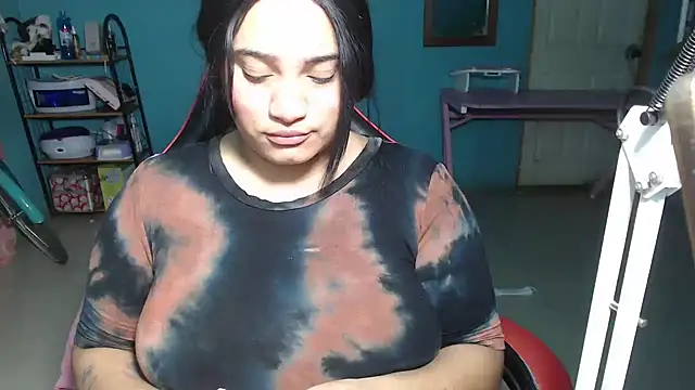 Hilarybunnyy webcam