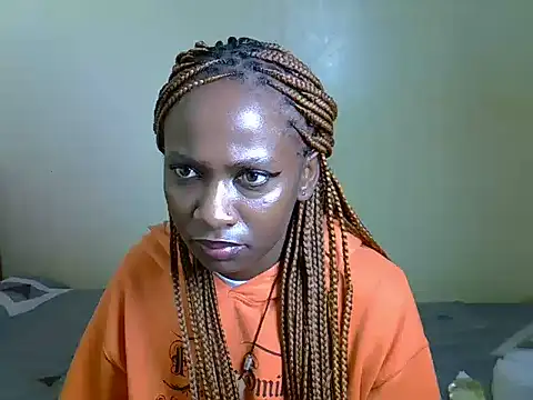 Pearl_petite webcam