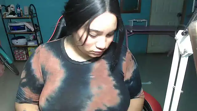 Hilarybunnyy webcam