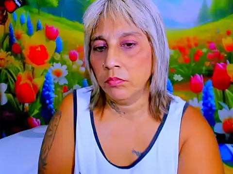 indianroxy webcam