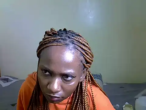 Pearl_petite webcam