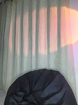 Mazikeen-- webcam