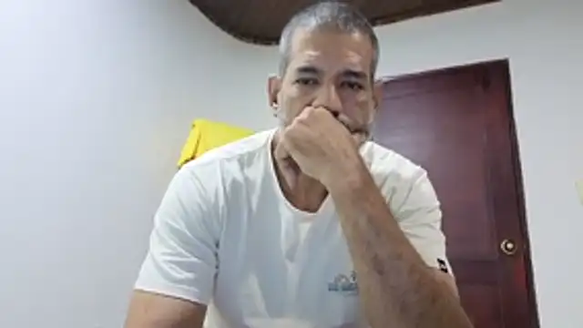 jackbigcock11 webcam