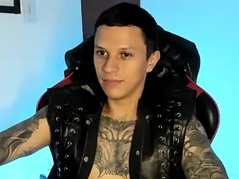Masterdave7 live cam on StripChat