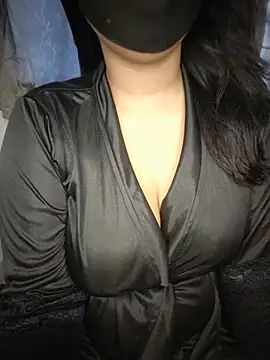 Love_Evaa webcam