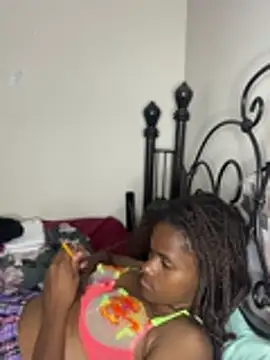 MiriamMoneyAsap live cam on StripChat