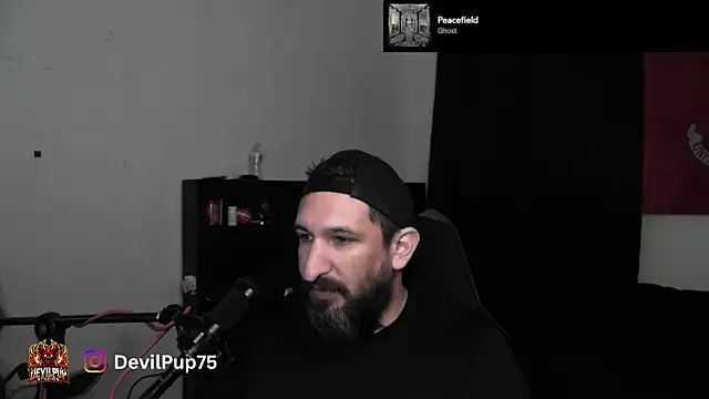 DevilPup75_ live cam on StripChat