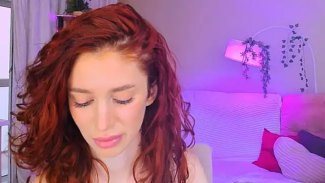 ChristinaConteeree webcam