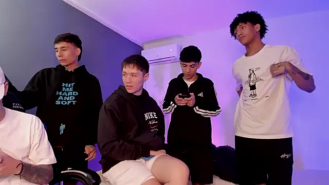 Handsomeboyss19 webcam