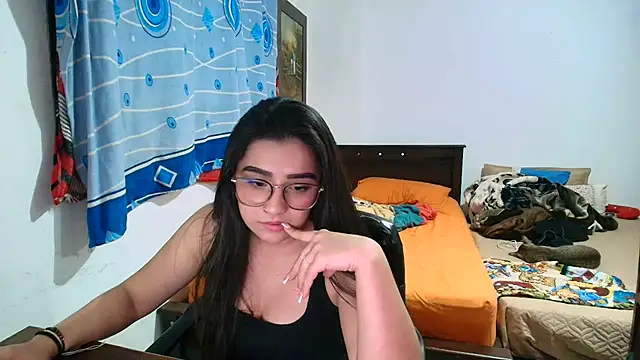 Charlotte_Richardson live cam on StripChat