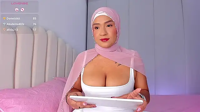 Amira-Zahra webcam