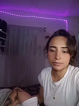 AlexxaAndRileyy webcam