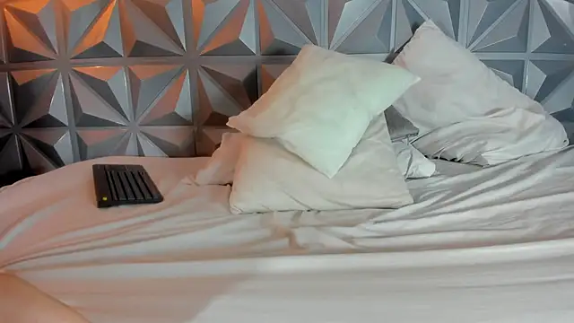 Emmy_lander1 webcam