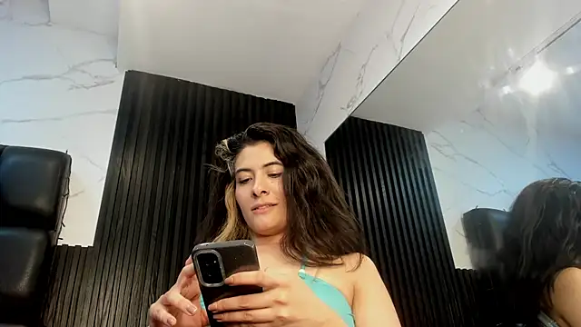 AshleyyHall webcam