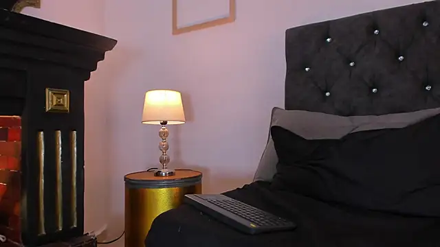 _maximo_1 live cam on StripChat