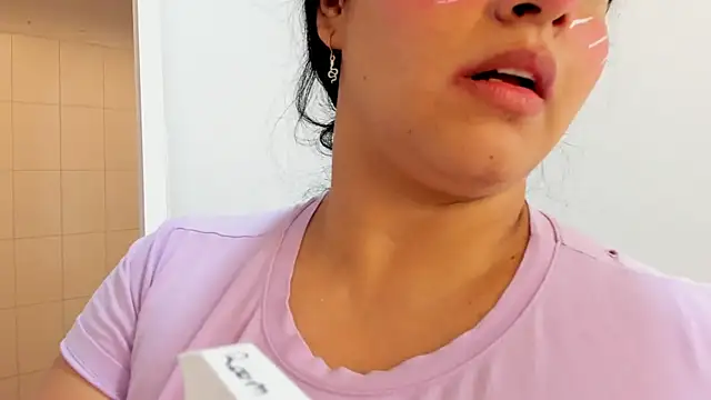 Sofiaa_Bloom webcam