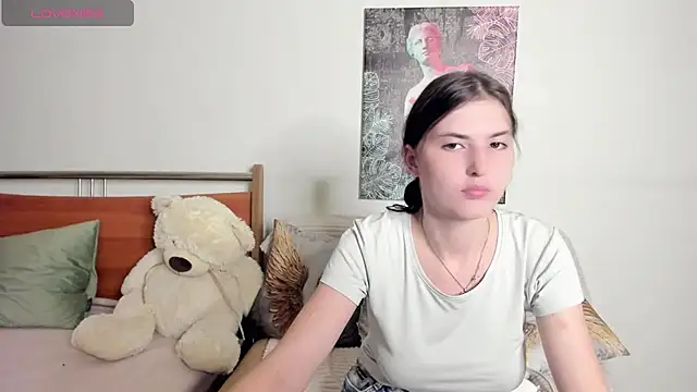 Kira_Devi webcam