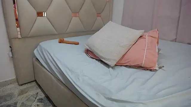 BIG_ASS_BIG_DICK webcam