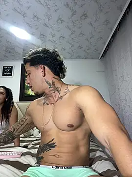 Aprodithe-and-aress live cam on StripChat