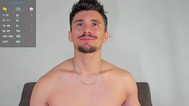 AXEL_OWEN live cam on StripChat