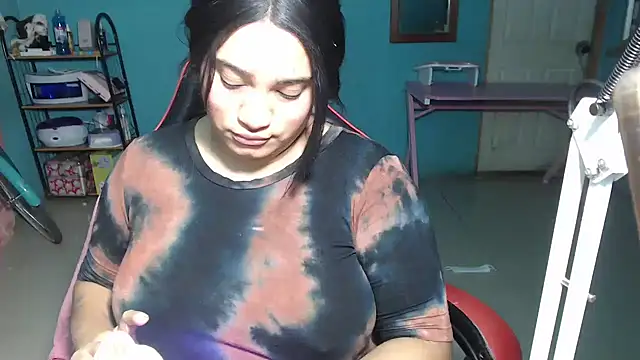 Hilarybunnyy webcam