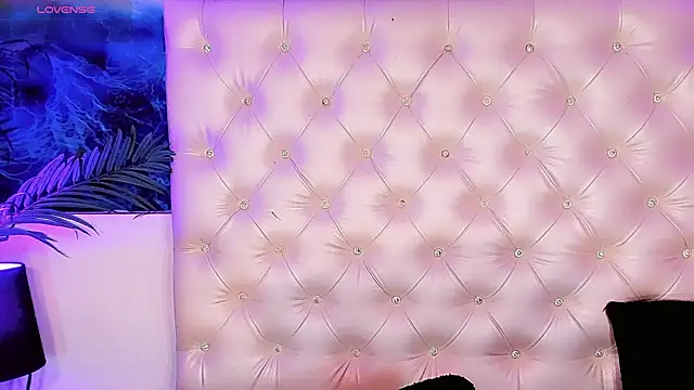 Keira_Fox31 webcam