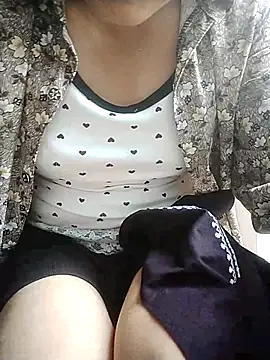 phlin1 live cam on StripChat