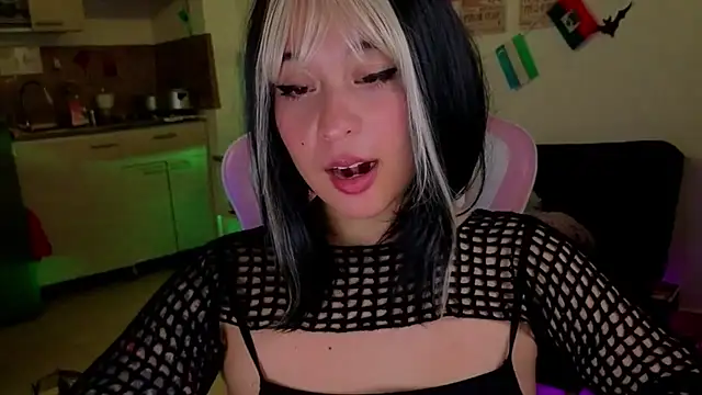 Celeste_Bauman webcam
