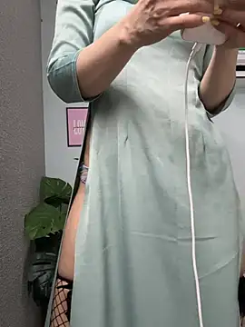Nana-19 live cam on StripChat