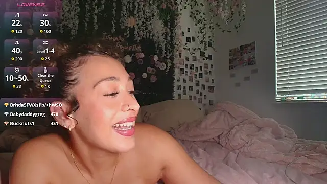 LyraCovee webcam