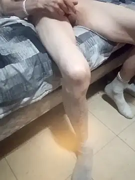waiting4ubigboy live cam on StripChat