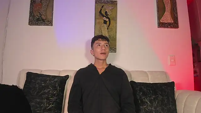 mhatias_ live cam on StripChat