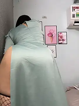 Nana-19 live cam on StripChat