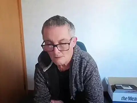 daddy_man live cam on StripChat