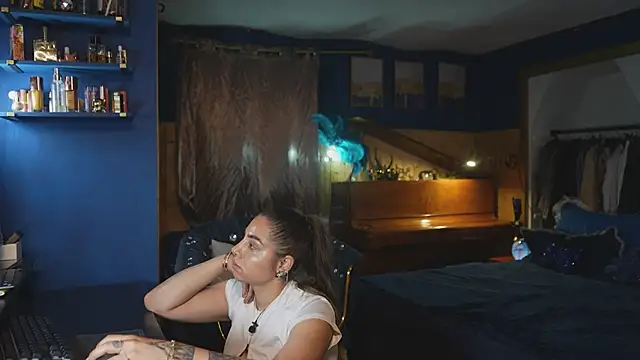 VanessaDoyle webcam