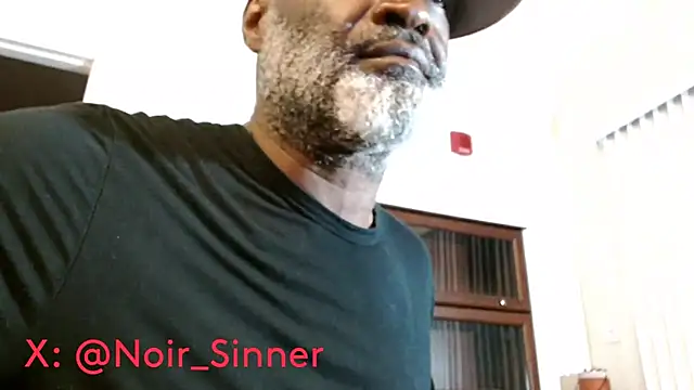 sinnernoir (M mature) - stroke, standing, show ass