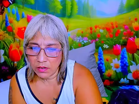 indianroxy webcam