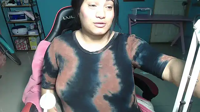 Hilarybunnyy webcam