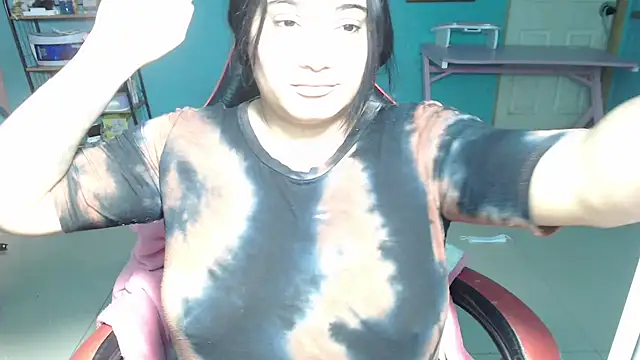 Hilarybunnyy webcam