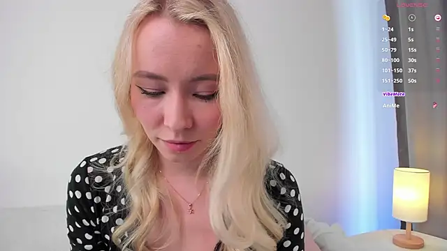 danacandy (F young) - Hand bra 🍒 lovense on