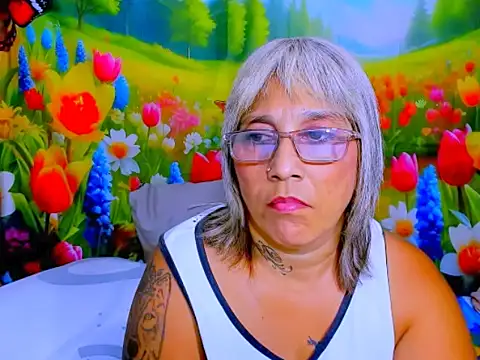indianroxy webcam