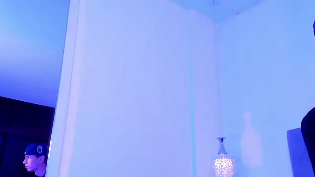 light_eyes_