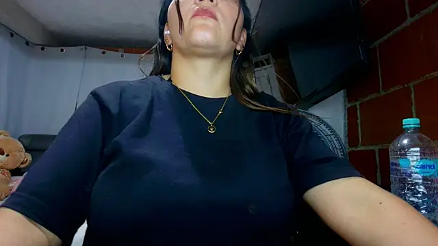 tara_rios webcam