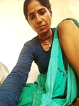 MISS-KAYA webcam