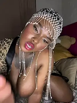 QUEEN_NOBUHLE_FEMDOM_777 webcam