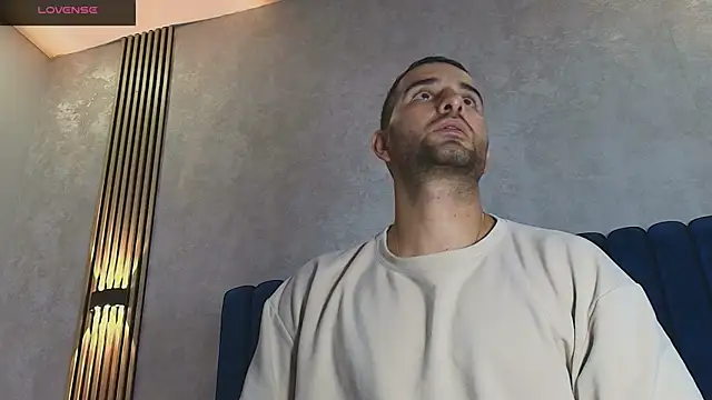 lorenzo_walker_1 - Lorenzo_walker_1's free webcam - UK Sex Cams