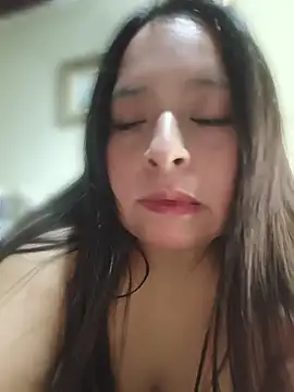 Gatitadiablita35 webcam