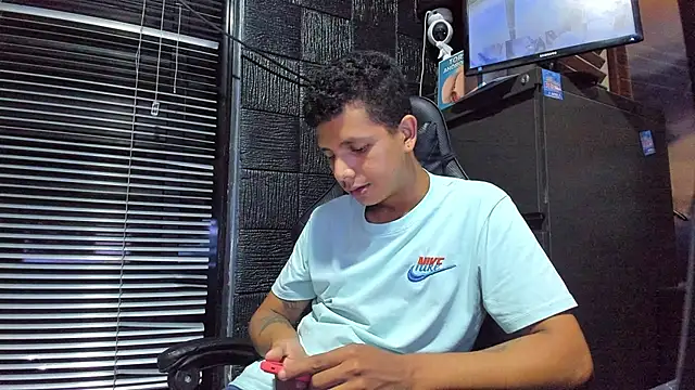 boy_bigcock24cm webcam