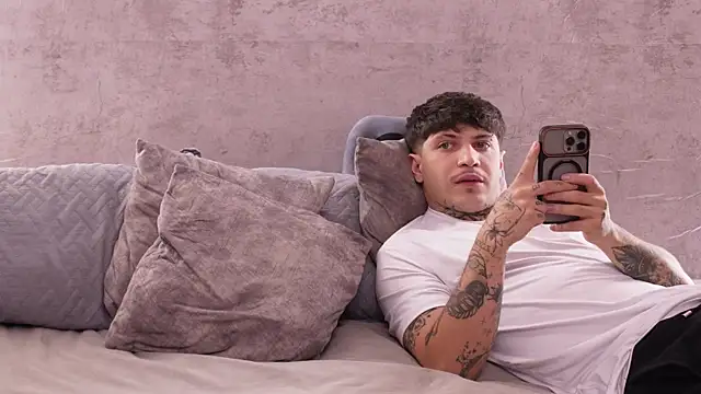Nicky_and_Blake webcam