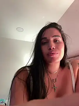 Bella__Wood webcam